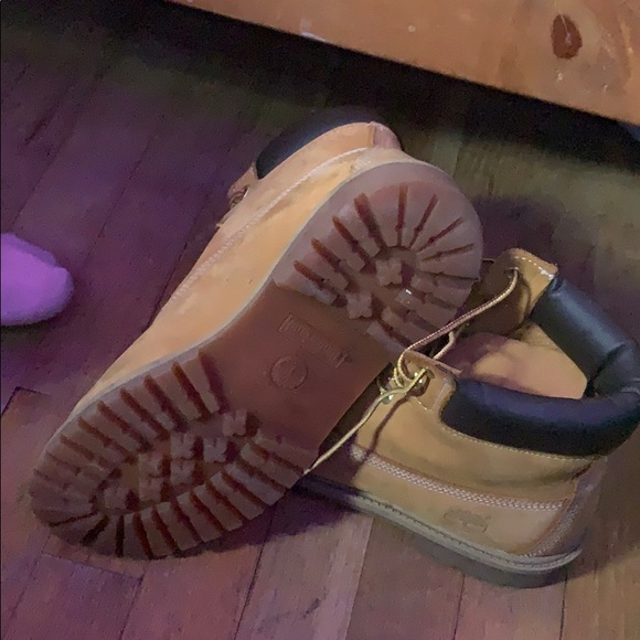 Tah timberlands - Picture 2 of 2